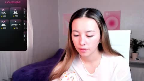 Snapshot of queitsharm_ chatting on 11/25/25, 06:35 Anna online show from 11/25/25, 06:35