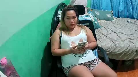 Snapshot of quelly40 chatting on 04/24/26, 01:35 quelly40 online show from 04/24/26, 01:35