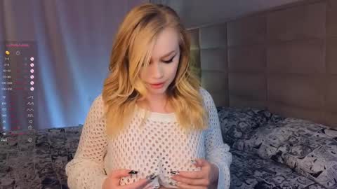 Snapshot of quennacindy chatting on 02/13/25, 05:22 Teri My favorite vibes 77 101 222 666 online show from 02/13/25, 05:22