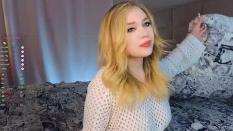 Snapshot of quennacindy chatting on 02/14/25, 03:15 Teri My favorite vibes 77 101 222 666 online show from 02/14/25, 03:15