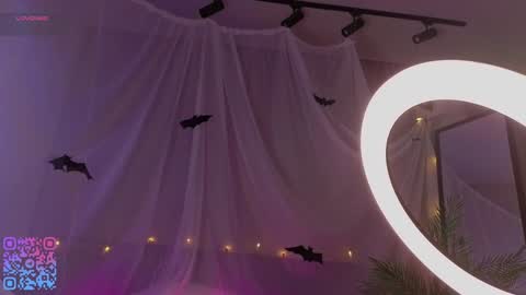 Snapshot of quennacindy chatting on 10/27/25, 01:09 Teri My favorite vibes 77 101 222 666 online show from 10/27/25, 01:09