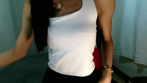 Snapshot of quenny121698 chatting on 10/02/25, 03:13 quenny121698 online show from 10/02/25, 03:13