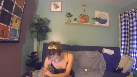 Mia online show from 09/23/25, 06:00