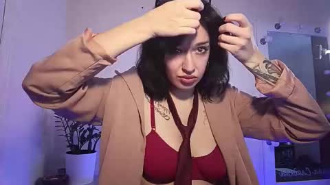 quiet_smile online show from 11/28/25, 09:12