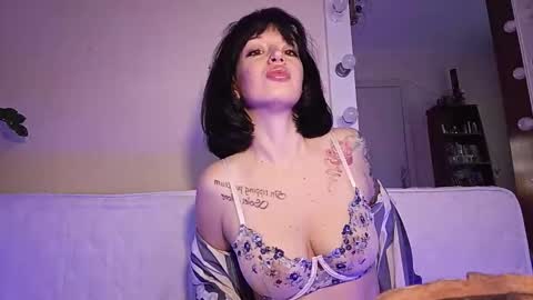 quiet_smile online show from 12/04/25, 10:35