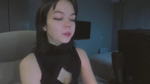 Snapshot of quietluxury chatting on 12/17/25, 11:16 quietluxury online show from 12/17/25, 11:16