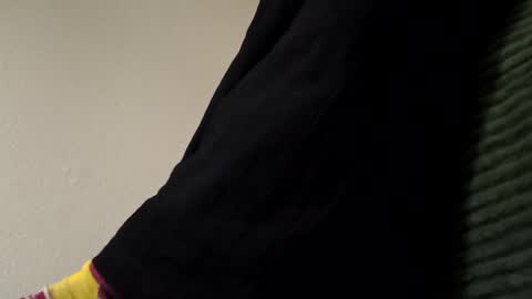 Snapshot of quindre chatting on 10/08/25, 12:25 quindre online show from 10/08/25, 12:25