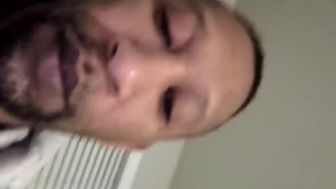 Snapshot of quindre chatting on 10/18/25, 08:04 quindre online show from 10/18/25, 08:04