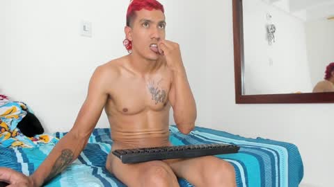 Snapshot of quinnandpuma chatting on 01/12/25, 11:04 QuinnAndPuma online show from 01/12/25, 11:04