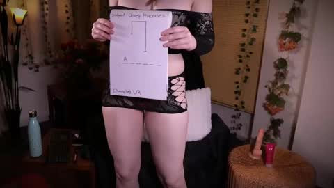 Snapshot of quinnrmonroe chatting on 12/04/24, 07:23 QuinnMonroe online show from 12/04/24, 07:23