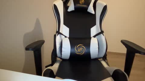 Quinnyelena online show from 01/23/25, 08:13