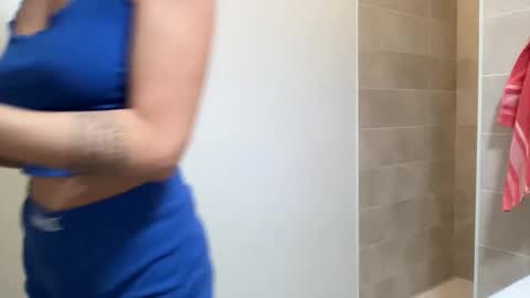 Quinnyelena online show from 02/07/25, 06:56