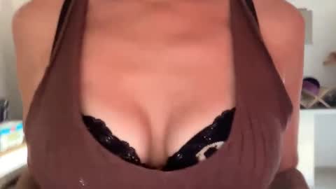 Quinnyelena online show from 06/08/26, 02:28