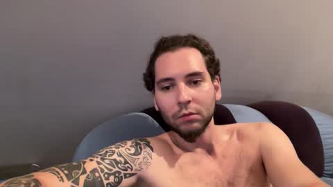 Snapshot of quriff chatting on 10/19/25, 02:18 quriff online show from 10/19/25, 02:18