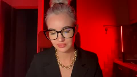 qusi28 online show from 02/25/25, 10:18