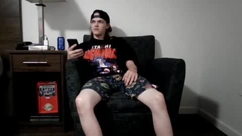 Snapshot of r_monkey583 chatting on 09/11/25, 04:01 r_monkey583 online show from 09/11/25, 04:01