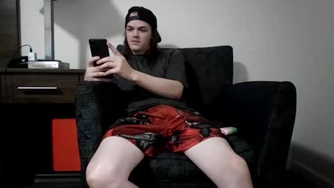 Snapshot of r_monkey583 chatting on 11/14/25, 04:00 r_monkey583 online show from 11/14/25, 04:00