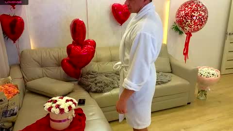 Snapshot of rabbits_couple chatting on 02/05/25, 06:48 Jess John online show from 02/05/25, 06:48