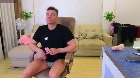 Snapshot of rabbits_couple chatting on 01/14/26, 06:35 Jess John online show from 01/14/26, 06:35