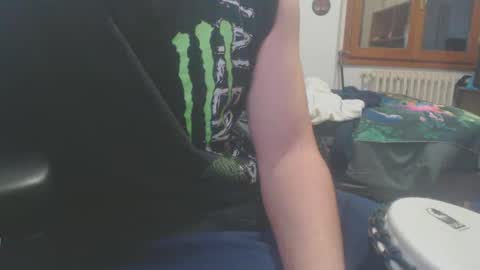 Snapshot of raccon68 chatting on 02/05/25, 04:14 Raccoon68 online show from 02/05/25, 04:14