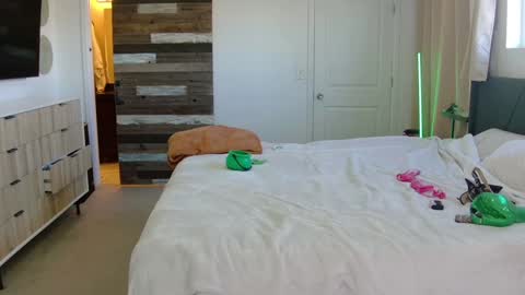 Rachel Rivers online show from 03/17/26, 09:40