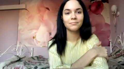 Snapshot of rachaltalib chatting on 11/11/25, 11:54 Ari online show from 11/11/25, 11:54