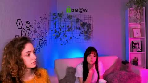 Snapshot of rachel_bloom__ chatting on 11/25/25, 01:33 rachel_bloom__ online show from 11/25/25, 01:33