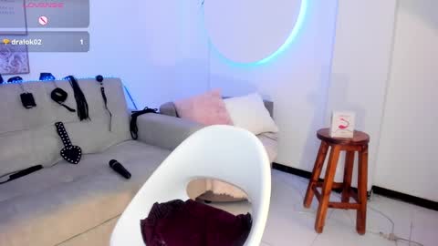 Snapshot of rachel_es chatting on 02/06/25, 05:35 RACHEL ES online show from 02/06/25, 05:35