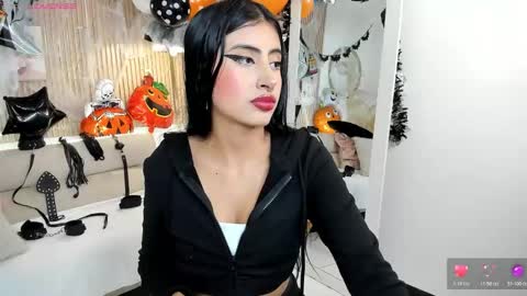 Snapshot of rachel_es chatting on 10/28/25, 04:49 RACHEL ES online show from 10/28/25, 04:49