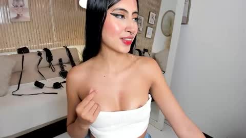 RACHEL ES online show from 11/21/25, 04:00