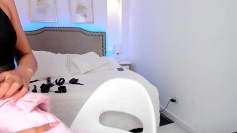 Snapshot of rachel_es chatting on 03/01/26, 05:53 RACHEL ES online show from 03/01/26, 05:53