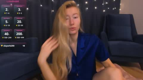 Snapshot of rachel_rut chatting on 11/22/25, 03:16 Rachel online show from 11/22/25, 03:16