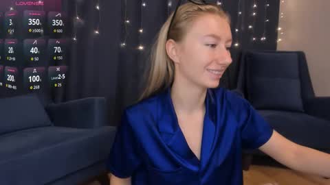 Snapshot of rachel_rut chatting on 12/05/25, 04:43 Rachel online show from 12/05/25, 04:43