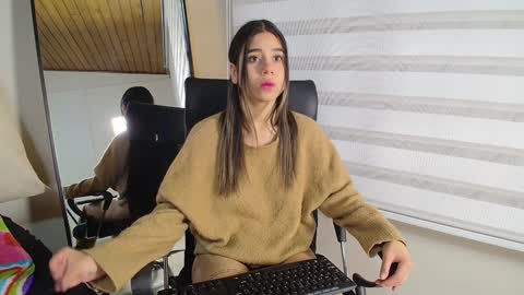 Rachell online show from 02/05/25, 03:34