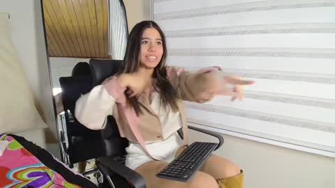 Rachell online show from 02/05/25, 09:36