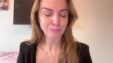 Rachel online show from 02/07/25, 01:22