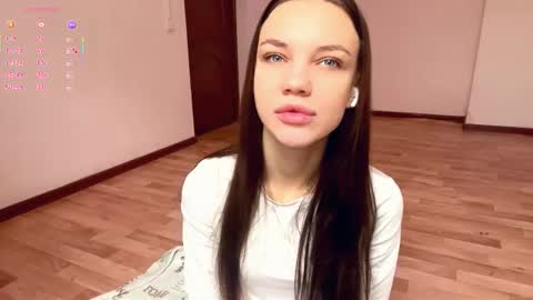 Snapshot of rachelpoisso chatting on 11/12/25, 08:04 Rachel online show from 11/12/25, 08:04