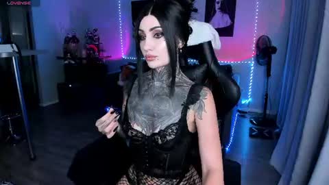 Snapshot of rachelqueen_ chatting on 08/09/26, 09:03 Miko Pleasee help me get 100 likes online show from 08/09/26, 09:03