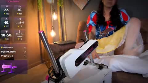 Snapshot of rachelruizz chatting on 10/31/25, 03:24 RACHEL online show from 10/31/25, 03:24