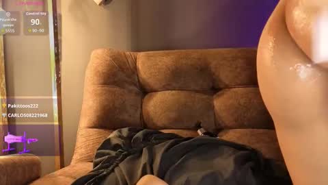 Snapshot of rachelruizz chatting on 12/16/25, 08:03 RACHEL online show from 12/16/25, 08:03