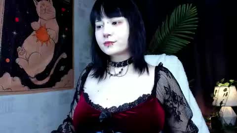 radiant_lane online show from 12/19/25, 06:42