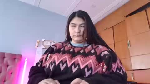 Snapshot of radiantgoddes chatting on 01/03/25, 01:03 radiantgoddes online show from 01/03/25, 01:03