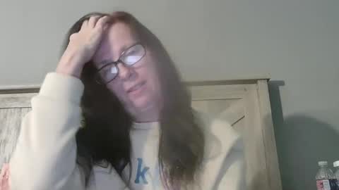 Snapshot of radiantpeachgoddess chatting on 02/17/25, 03:25 Radiant Peach Goddess online show from 02/17/25, 03:25