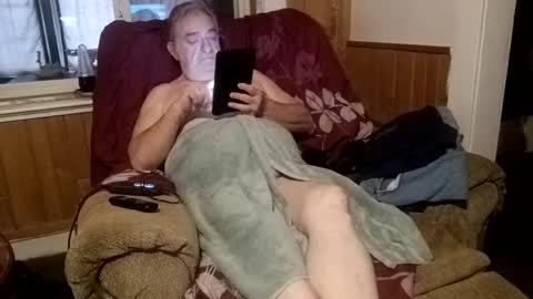 Snapshot of radiomantim chatting on 01/13/26, 03:06 Radioman for fun online show from 01/13/26, 03:06