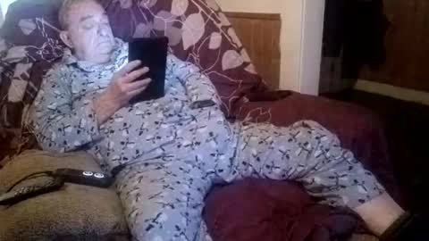 Snapshot of radiomantim chatting on 02/12/26, 04:02 Radioman for fun online show from 02/12/26, 04:02