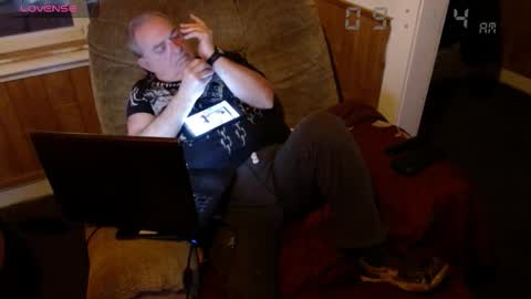 Snapshot of radiomantim chatting on 03/01/26, 03:14 Radioman for fun online show from 03/01/26, 03:14