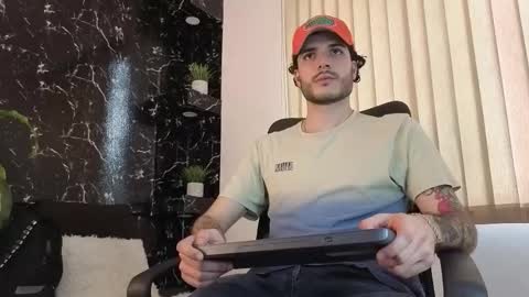 R A F A E L online show from 02/11/26, 08:47