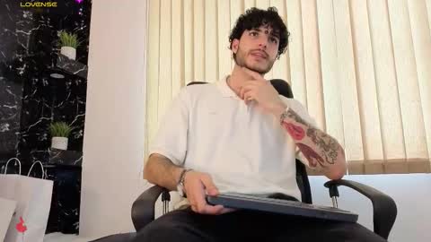 R A F A E L online show from 02/13/26, 09:11