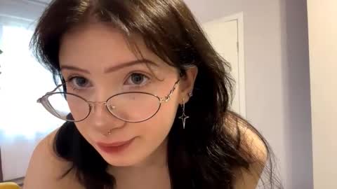 Snapshot of rafaelaloghry chatting on 11/11/25, 10:15 Riya online show from 11/11/25, 10:15