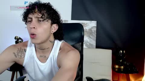 Snapshot of rafaelstone chatting on 03/29/26, 02:33 IG online show from 03/29/26, 02:33